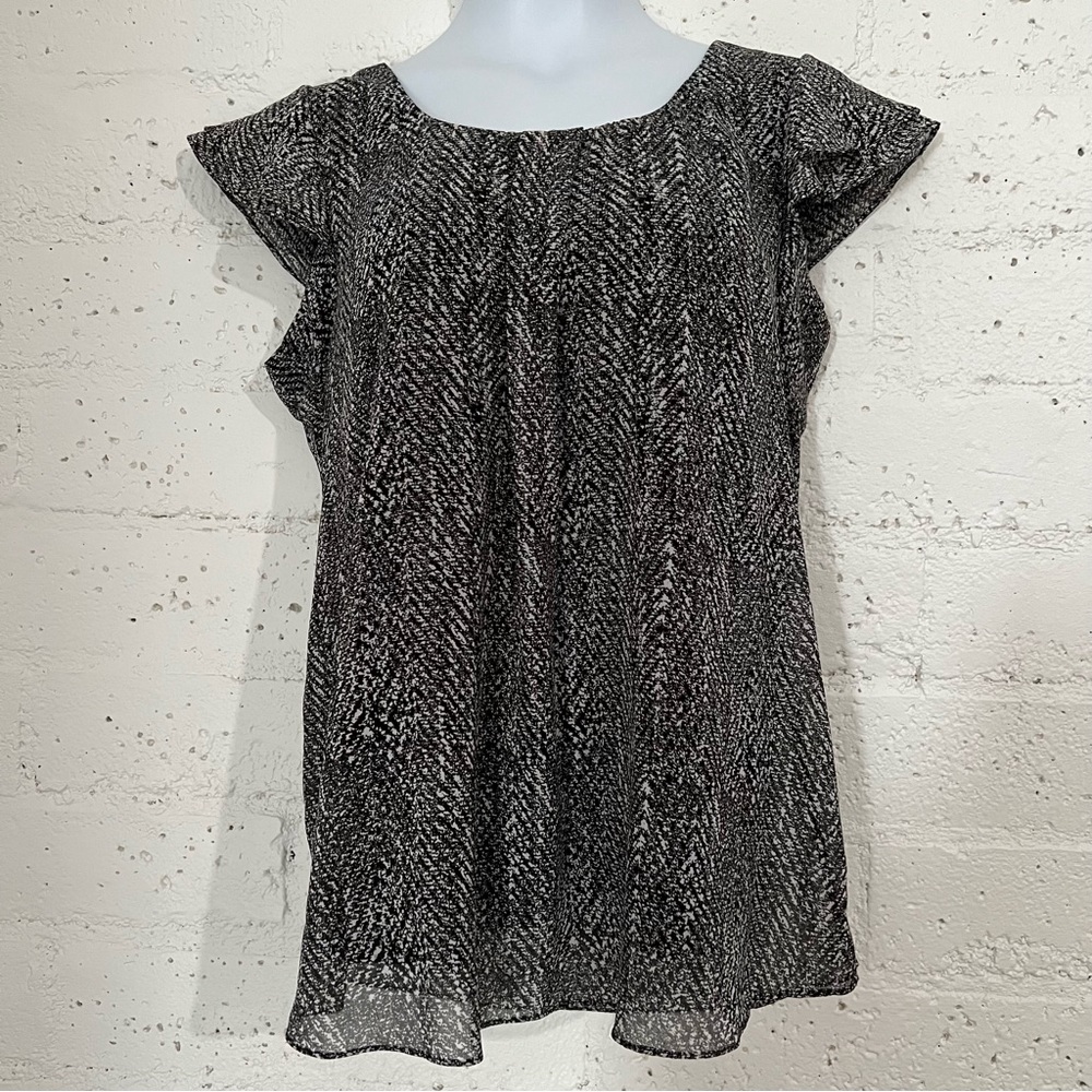 5/$25Motherhood Maternity Top S Black White Lined Flutter Sleeve Career Casual